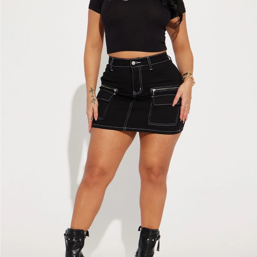 Fashion Nova black cargo contrast stitch mini skirt